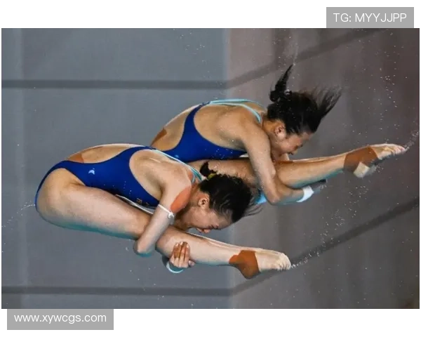 全运会跳水赛场陈芋汐携手掌敏洁稳健发挥勇夺女子双人十米台金牌